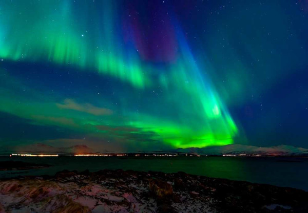 Na termosfera, ocorrem os fenômenos ópticos conhecidos como aurora boreal e aurora austral.??????????????