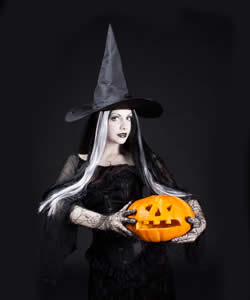 A bruxa é outro dos grandes símbolos do Halloween