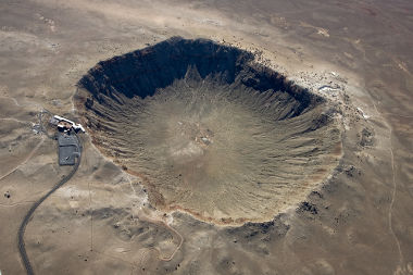 Cratera gerada pela queda do meteoro Barringer há cerca de 49 000 anos