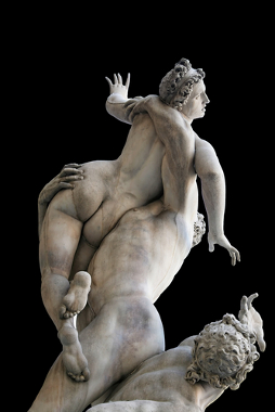 Escultura de Giambologna (1529-1608), Rapto das Sabinas. Sua obra-prima, feita em uma única peça de mármore, destaca-se pelo realismo de suas formas