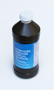 Frasco de peróxido de hidrogênio usado em laborátorios e indústrias