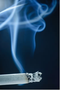 O benzopireno é encontrado na fumaça de cigarros