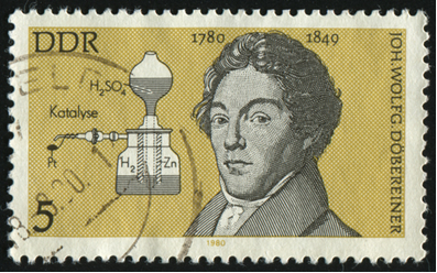 Selo impresso pela Alemanha mostra Johann Wolfgang Dobereiner, químico, por volta de 1980.1
