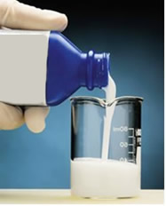 O leite de magnésia é o óxido de magnésio misturado com água, que origina o hidróxido de magnésio