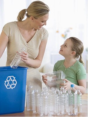 É importante separar os materiais para reciclagem, como os plásticos, antes de descartá-los