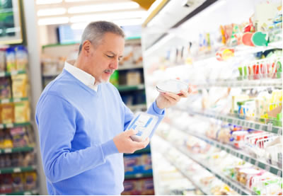 Examine bem o rótulo com as informações nutricionais do produto antes de decidir qual comprar