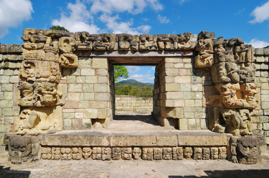 Ruínas da civilização Maia no Parque Arqueológico de Copan