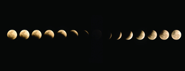 Sequência de um eclipse lunar total em imagem panorâmica