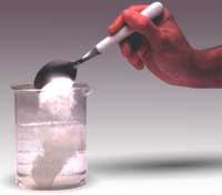 Solução insaturada de água e açúcar.